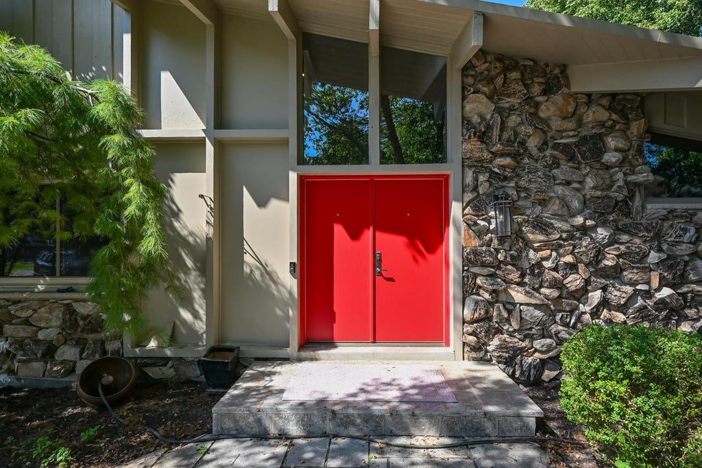 Photo of 9484 N Fairway DRIVE, Bayside, WI 53217 (MLS # 1980920)