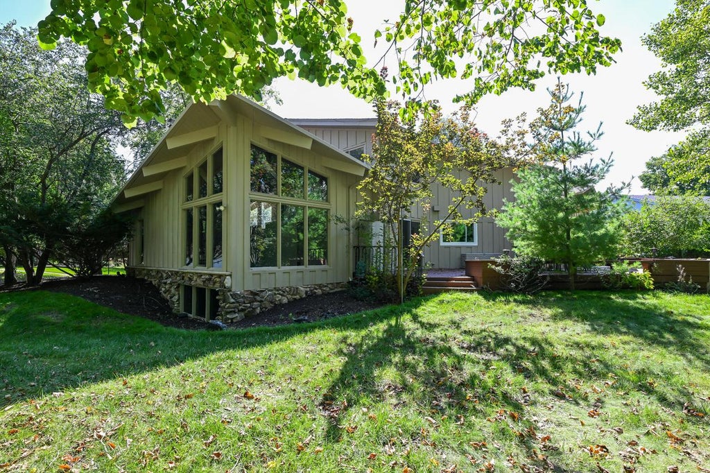 Photo of 9484 N Fairway DRIVE, Bayside, WI 53217 (MLS # 1980920)