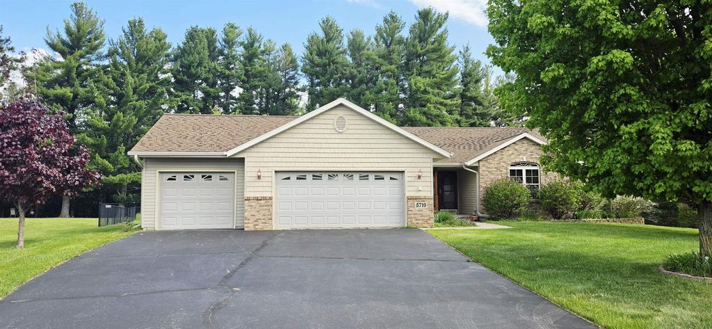 Photo of 5710 Rippling Creek DRIVE, WI 54476 (MLS # 50326119)