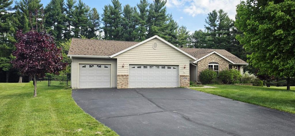 Photo of 5710 Rippling Creek DRIVE, WI 54476 (MLS # 50326119)