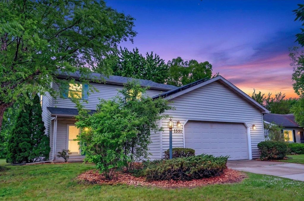 Photo of 1331 Swordleaf LANE, Sun Prairie, WI 53590 (MLS # 2025300)