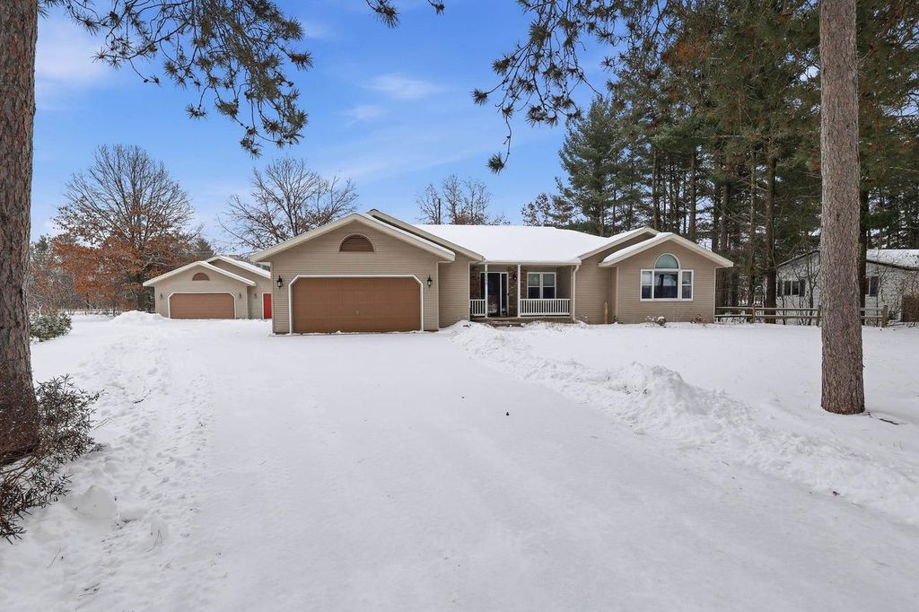 Photo of 2050 Aspen LANE, Plover, WI 54467 (MLS # 22505296)