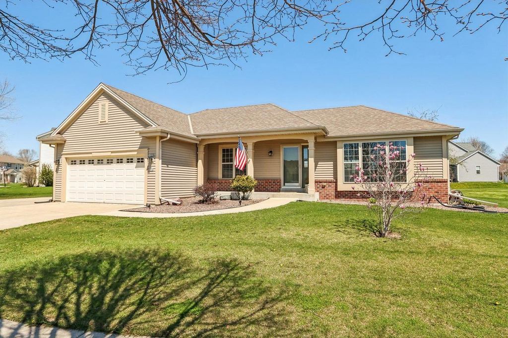 Photo of 713 Bridlewood Ln LANE, Watertown, WI 53094 (MLS # 2021549)