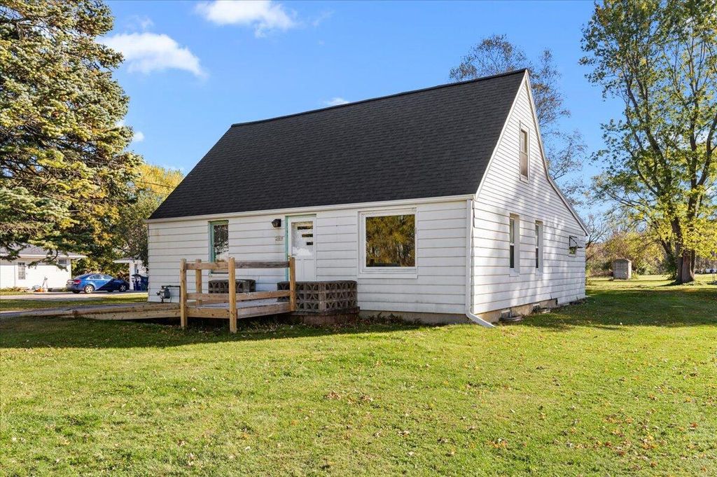 Photo of 2089 Decorah ROAD, West Bend, WI 53095 (MLS # 1943749)