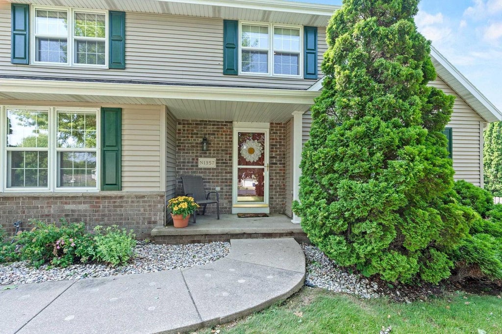 Photo of N1357 Tuckaway COURT, Greenville, WI 54942 (MLS # 50329972)