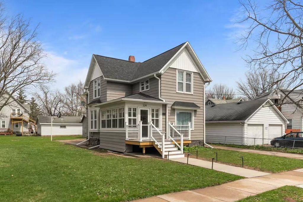 Photo of 324 E Commercial STREET, Appleton, WI 54911 (MLS # 50322467)