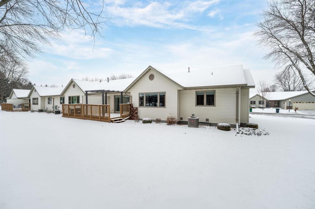 Photo of 24 Riverside COURT, Fond Du Lac, WI 54935 (MLS # 50320147)