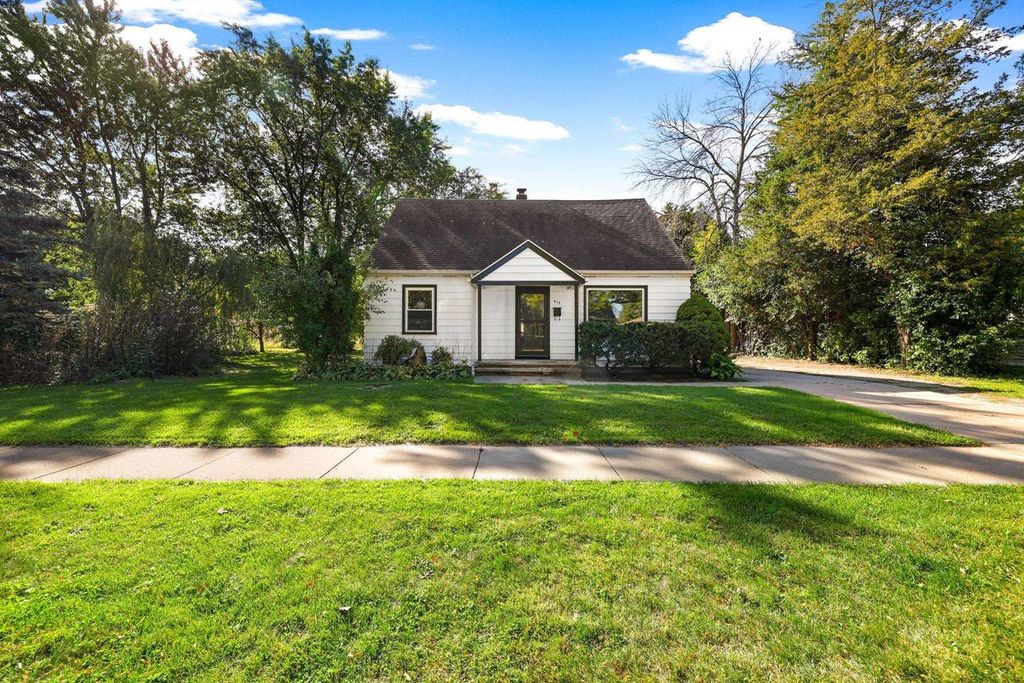 Photo of 513 E Murray AVENUE, Appleton, WI 54915 (MLS # 50316125)