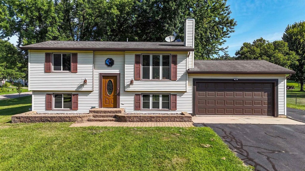 Photo of 420 McKinley STREET, Amherst, WI 54406 (MLS # 22604280)