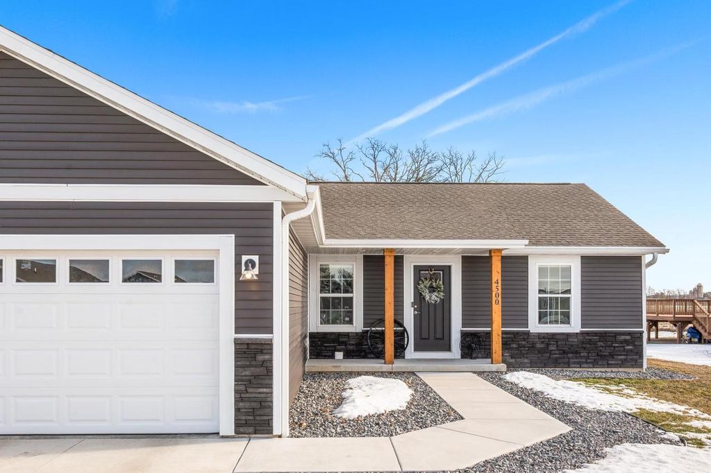 Photo of 4500 Moreland ROAD, Plover, WI 54467 (MLS # 22600145)