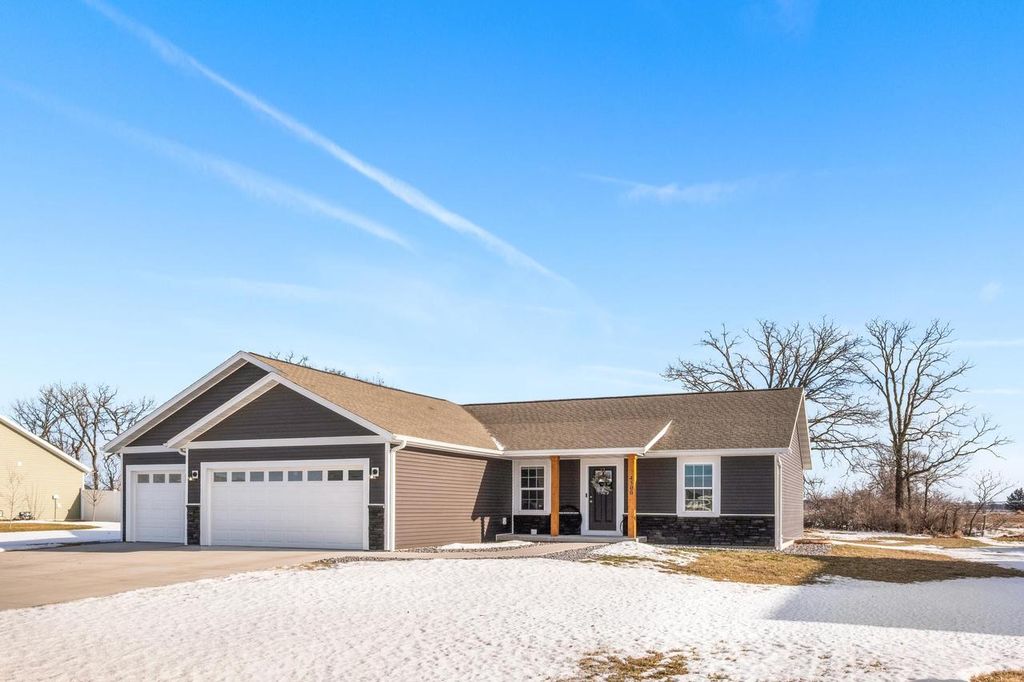 Photo of 4500 Moreland ROAD, Plover, WI 54467 (MLS # 22600145)