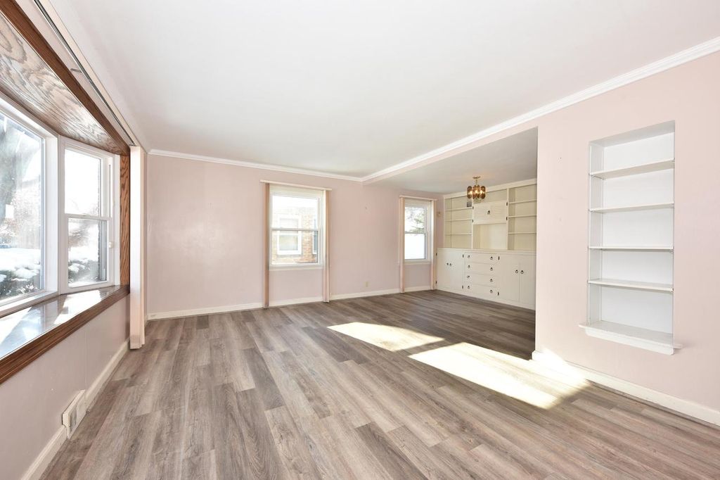 Photo of 4949 N Berkeley BOULEVARD, Whitefish Bay, WI 53217 (MLS # 1947803)