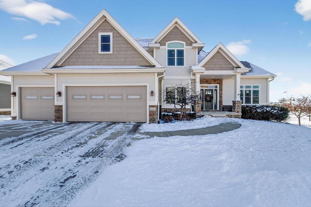Photo of 2014 Cardinal WAY, Waunakee, WI 53597 (MLS # 2015303)