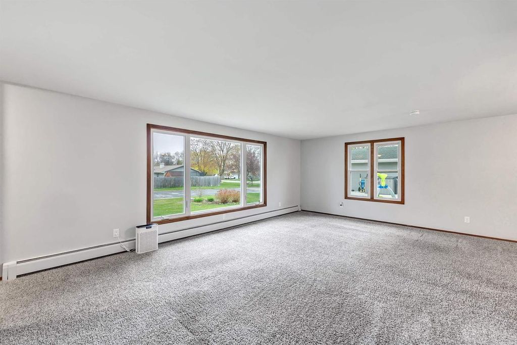 Photo of 426 Custer COURT, Green Bay, WI 54301 (MLS # 50324406)