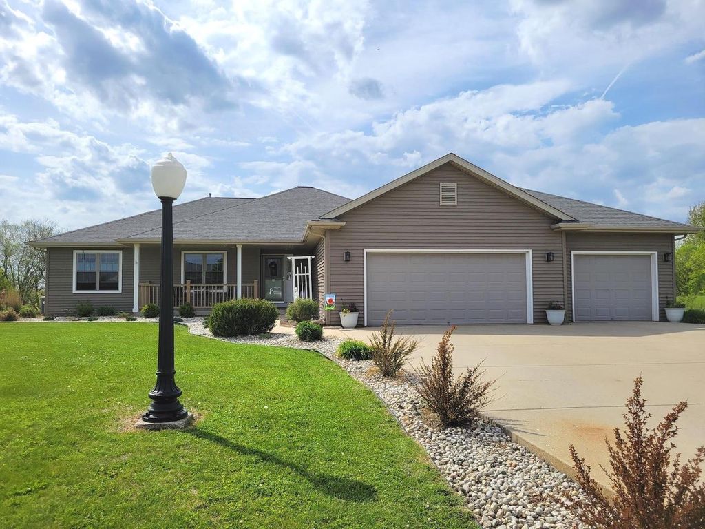 Photo of N4625 Hazelwood ROAD, Hustisford, WI 53034 (MLS # 50324982)
