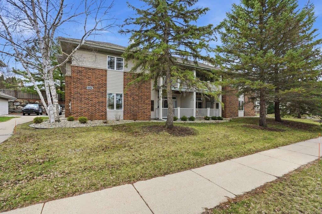 Photo of 5587 Bantry LANE #4, Fitchburg, WI 53711 (MLS # 2020185)