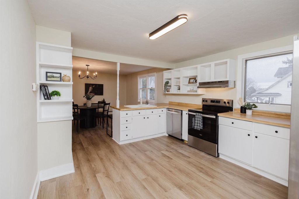 Photo of 417 W Division STREET, Dodgeville, WI 53533 (MLS # 2014888)