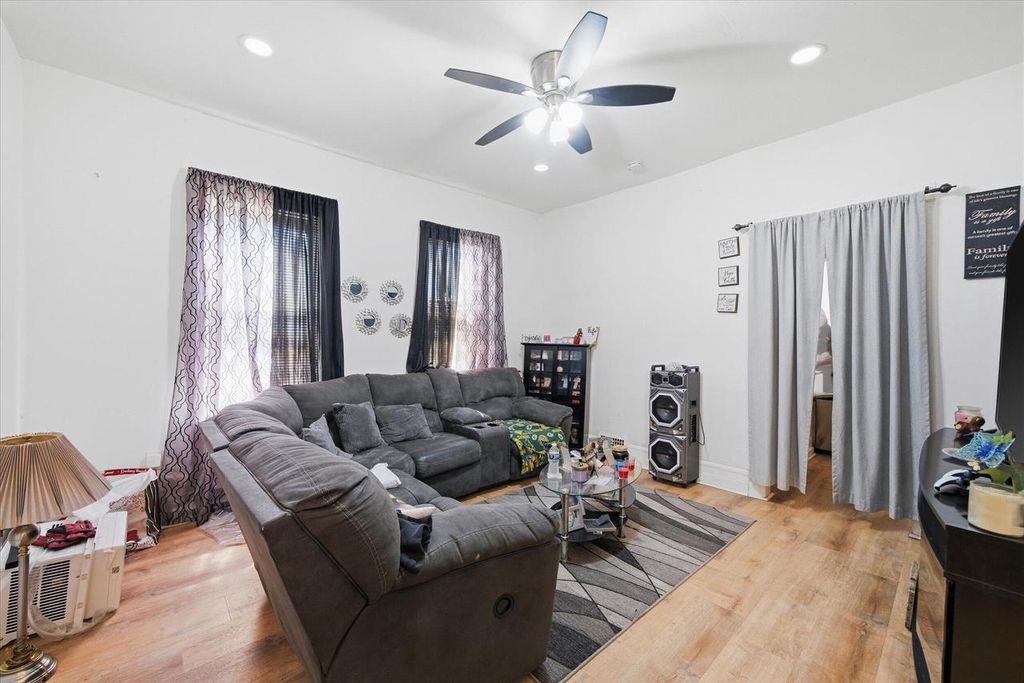 Photo of 3459 N 8th STREET #3461, Milwaukee, WI 53206 (MLS # 1957178)