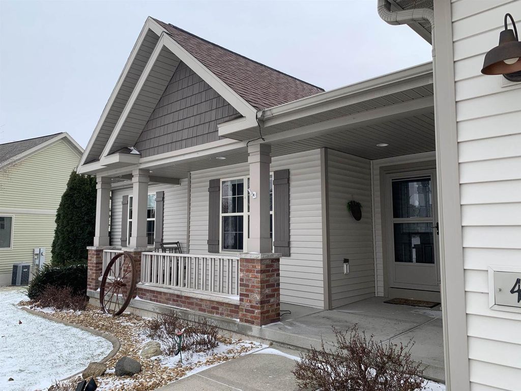 Photo of 412 Vista CIRCLE, Columbus, WI 53925 (MLS # 2014211)