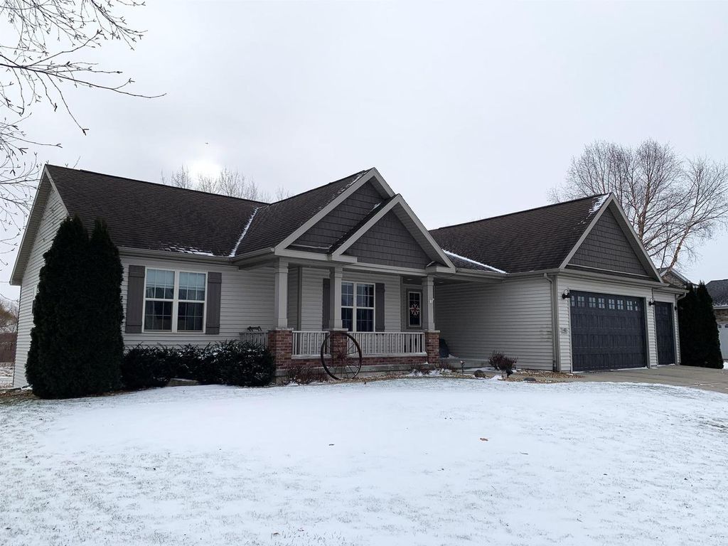 Photo of 412 Vista CIRCLE, Columbus, WI 53925 (MLS # 2014211)
