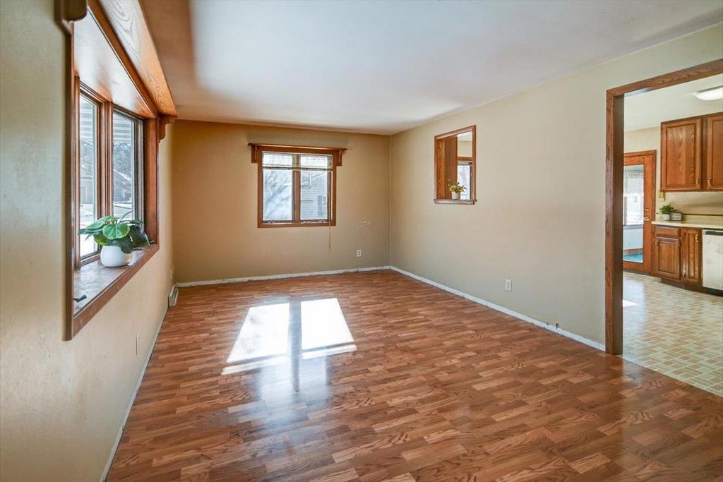 Photo of 911 Valley ROAD, Poynette, WI 53955 (MLS # 2015314)