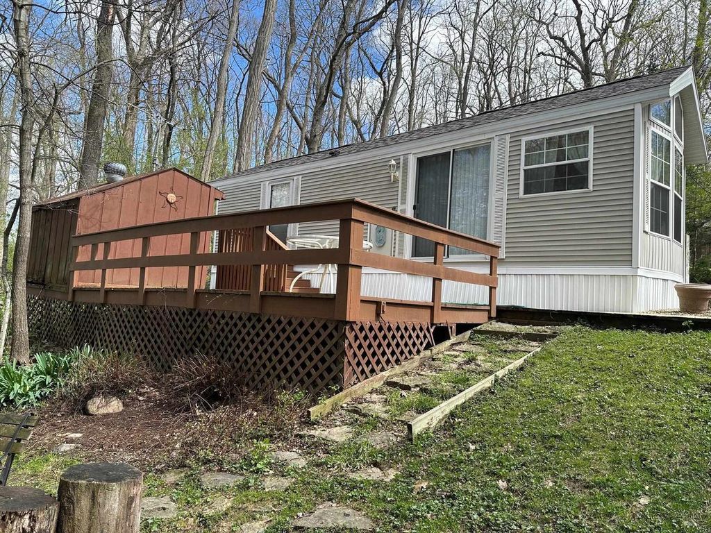 Photo of 147 Vacation, Edgerton, WI 53534 (MLS # 2021137)