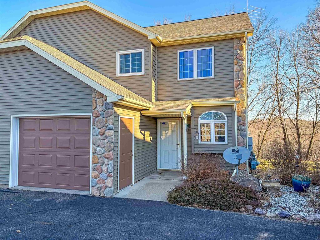 Photo of 1066 Hillside DRIVE #6, Lake Delton, WI 53940 (MLS # 2019897)