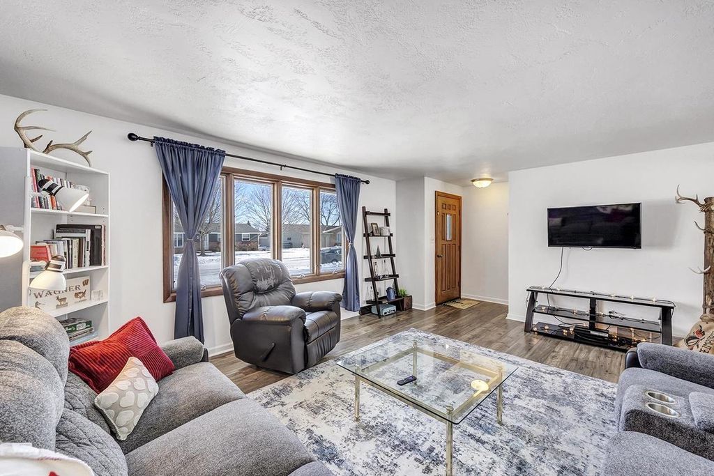 Photo of 1231 Colle STREET, Luxemburg, WI 54217 (MLS # 50320800)