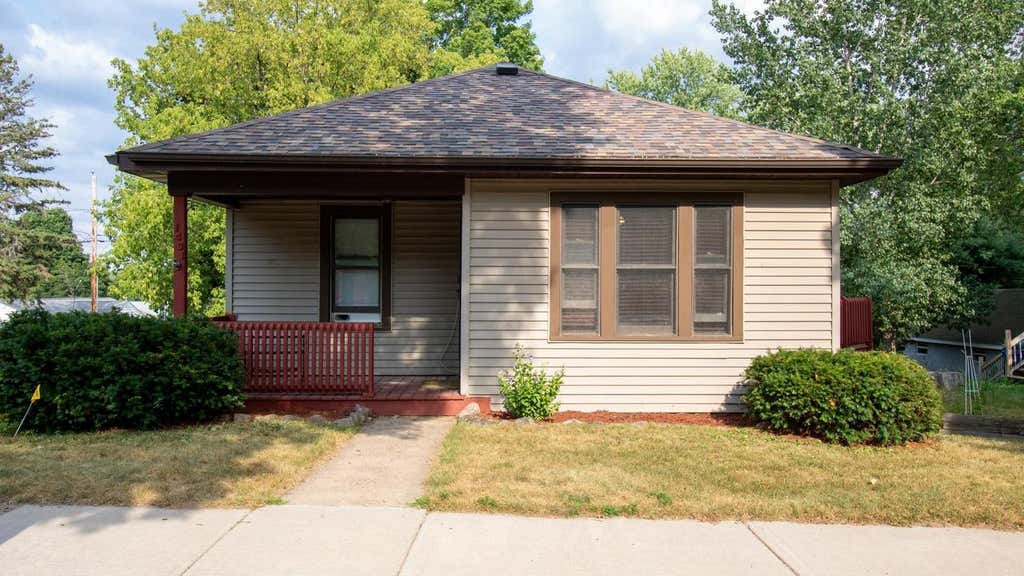 Photo of 1431 N 1st AVENUE, Wausau, WI 54401 (MLS # 22604052)