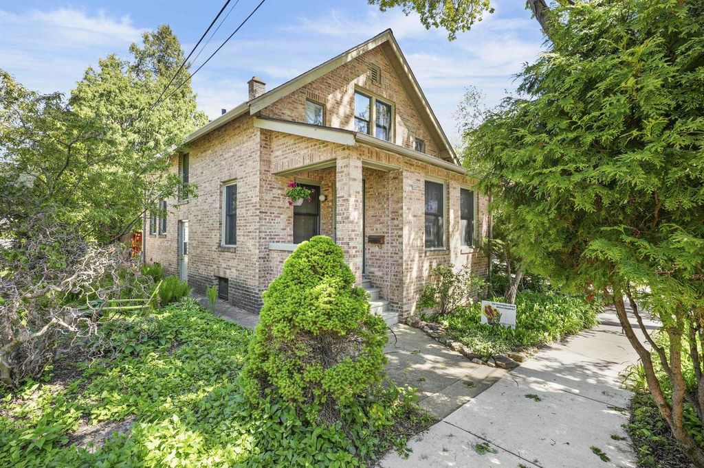 Photo of 533 Ohio AVENUE, Madison, WI 53704 (MLS # 2023099)