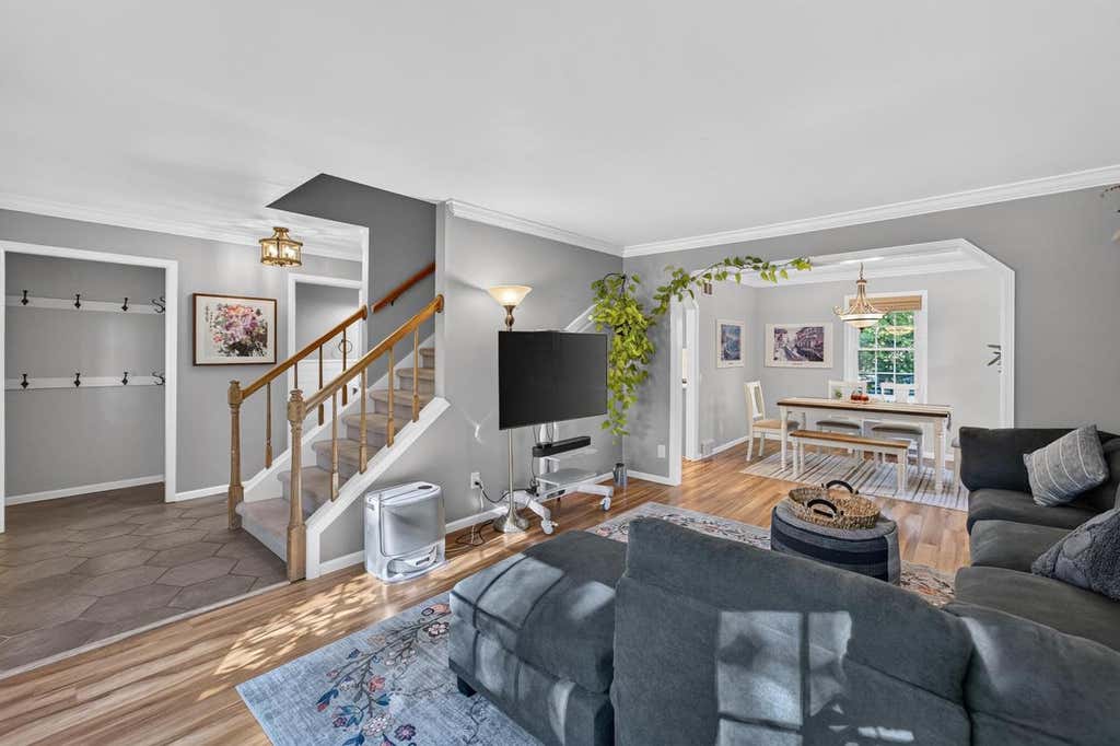 Photo of 8 Darien CIRCLE, Madison, WI 53717 (MLS # 2025160)