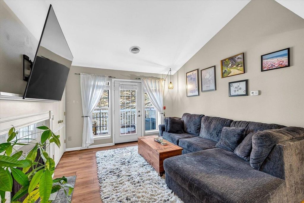 Photo of 926 Harbor House DRIVE #7, Madison, WI 53719 (MLS # 2018173)