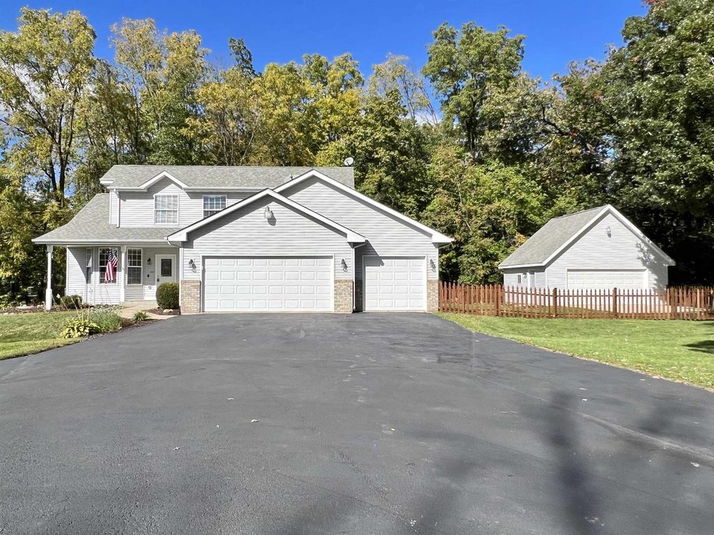 Photo of 4213 Riverview DRIVE, La Crosse, WI 54601 (MLS # 1944926)