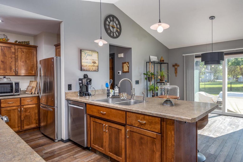 Photo of N174 Pinecrest BOULEVARD, Appleton, WI 54915 (MLS # 50331865)