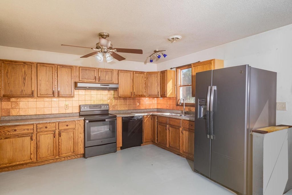 Photo of 453 N 2nd AVENUE, Redgranite, WI 54970 (MLS # 50332455)