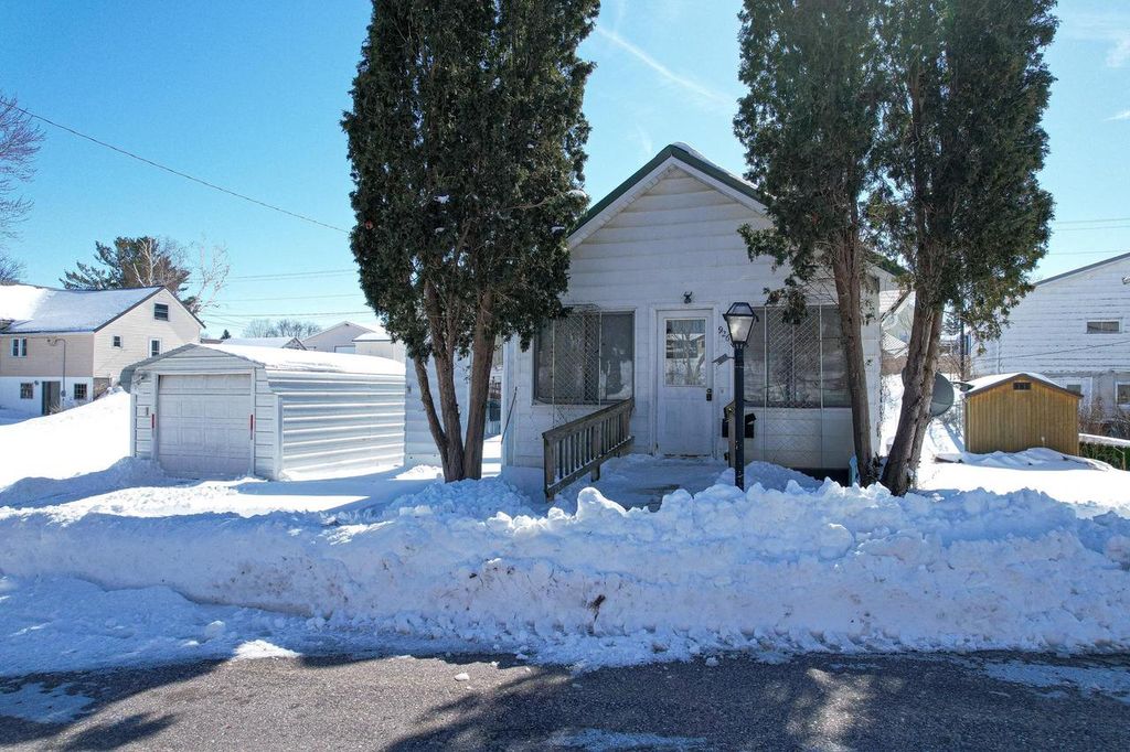 Photo of 926 Pine AVENUE, Hillsboro, WI 54634 (MLS # 2019398)