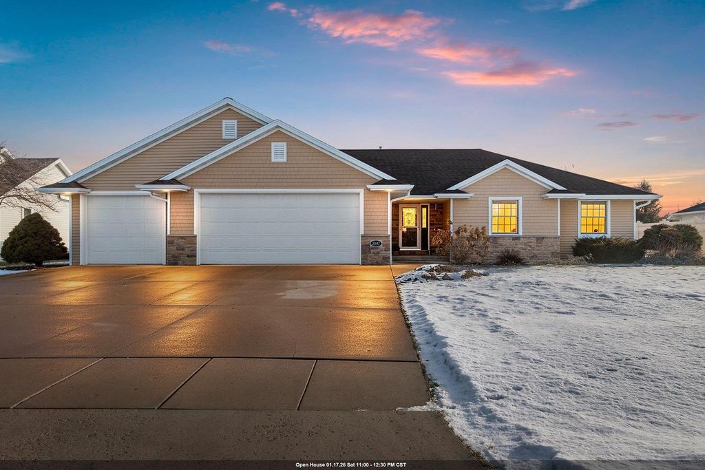 Photo of 2141 Wheat WAY, Green Bay, WI 54311 (MLS # 50319994)