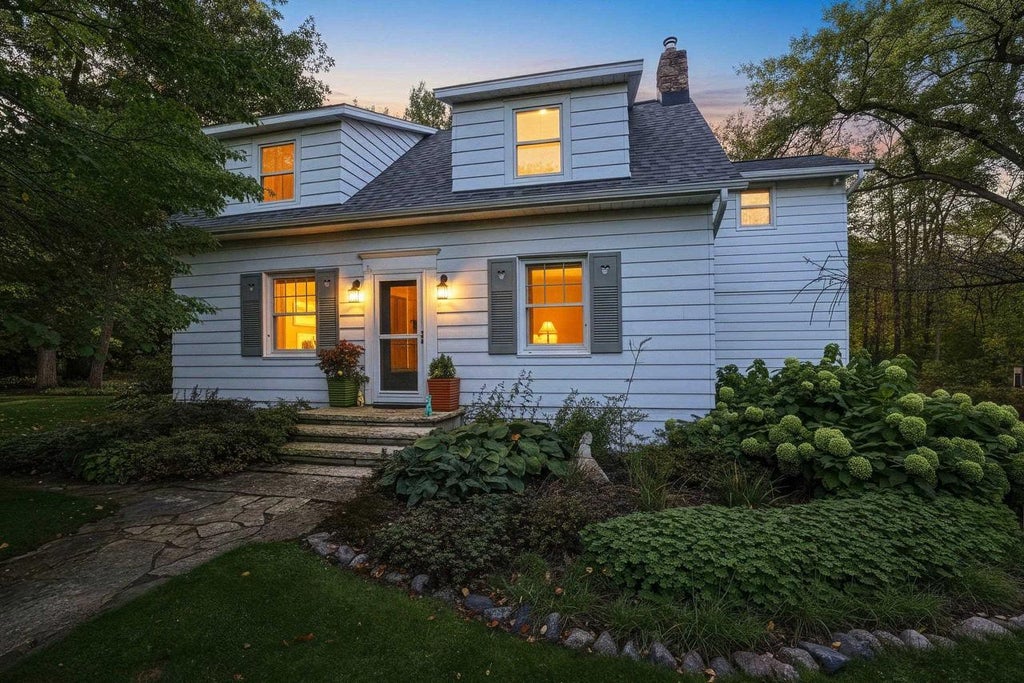 Photo of 4569 Edgewater Beach ROAD, Green Bay, WI 54311 (MLS # 50333933)