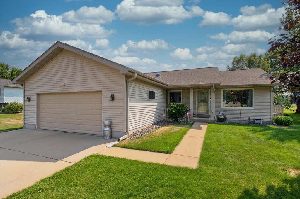 Photo of 840 Fawn LANE, Port Edwards, WI 54467 (MLS # 22603599)
