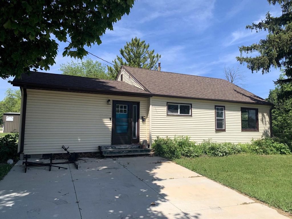 Photo of 744 Farnham STREET, Columbus, WI 53925 (MLS # 2024548)
