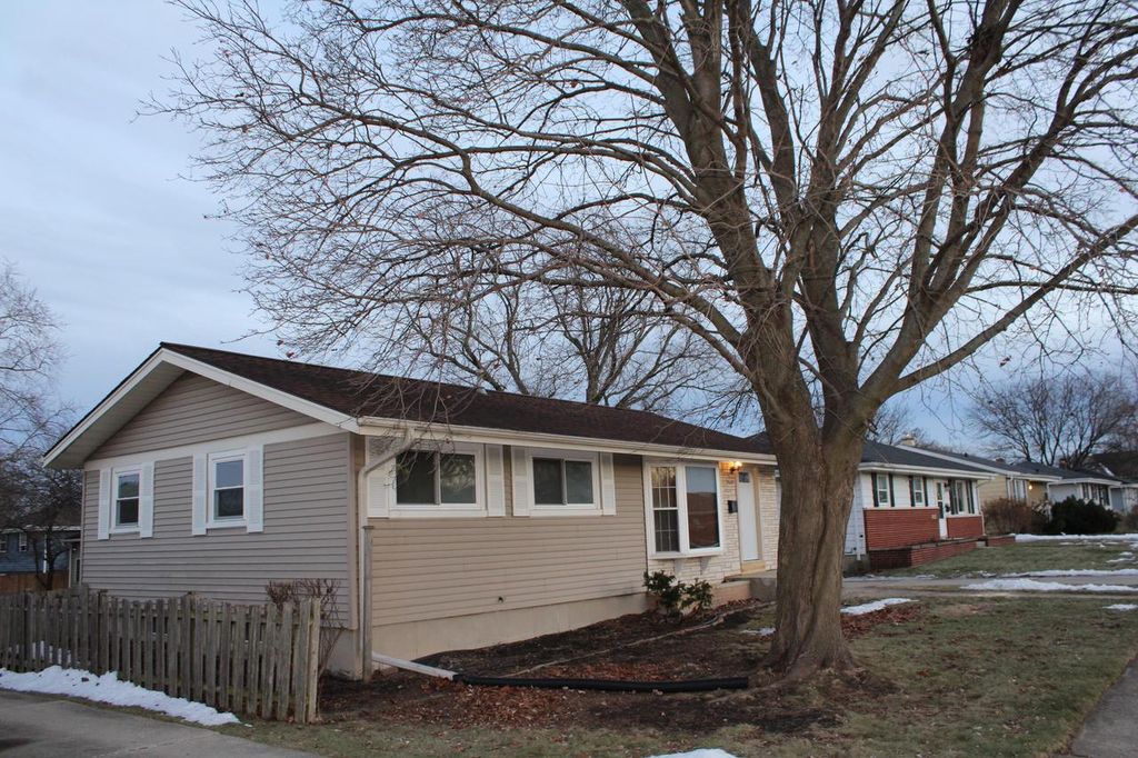 Photo of 5609 55th AVENUE, Kenosha, WI 53144 (MLS # 1945784)