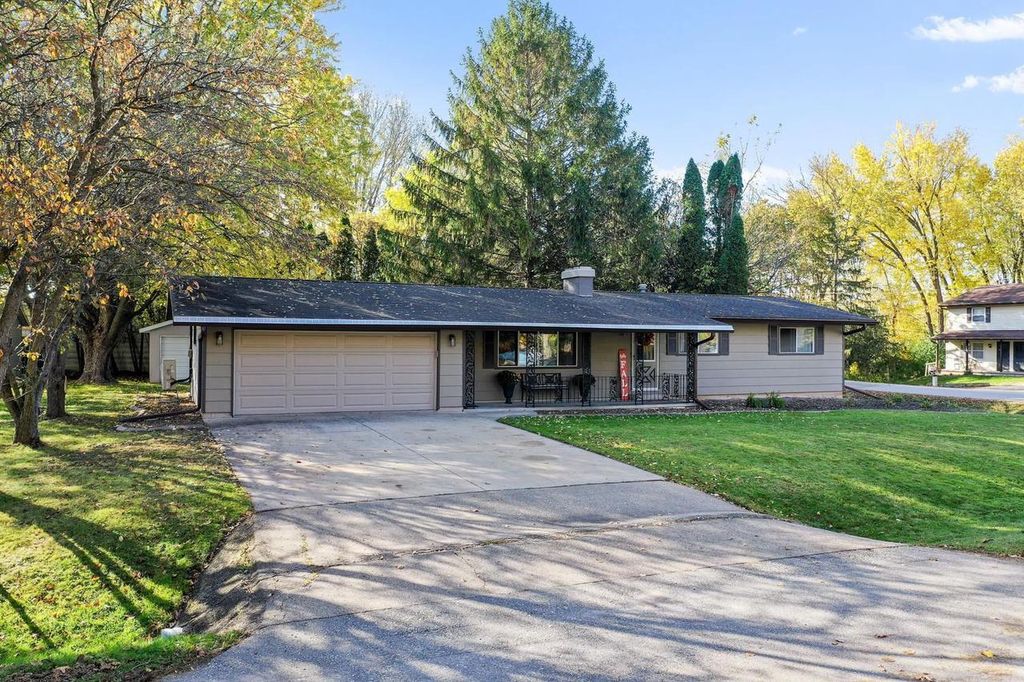 Photo of 2255 Winwood DRIVE, Appleton, WI 54915 (MLS # 50317526)