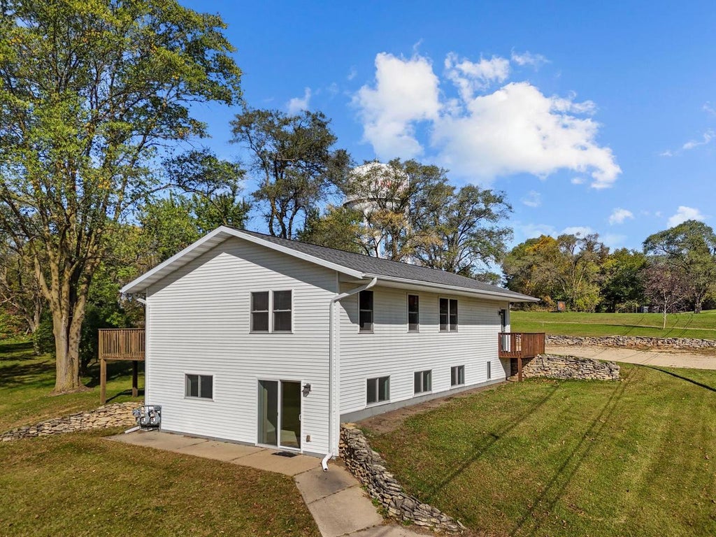 Photo of 325 Sunnyview LANE, Princeton, WI 54968 (MLS # 50334383)