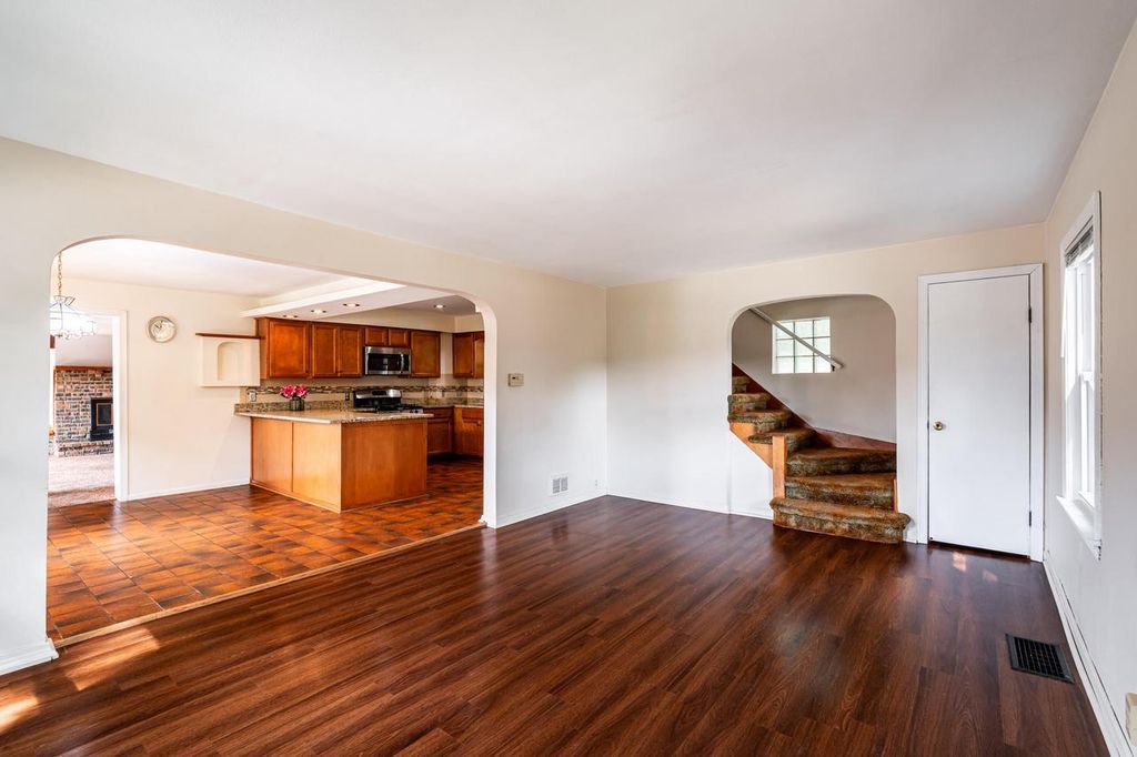 Photo of 30050 Greenleaf DRIVE, Burlington, WI 53105 (MLS # 1940239)