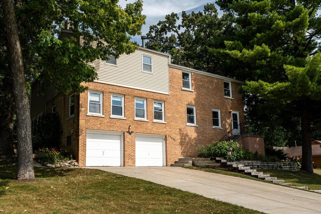 Photo of 30050 Greenleaf DRIVE, Burlington, WI 53105 (MLS # 1940239)