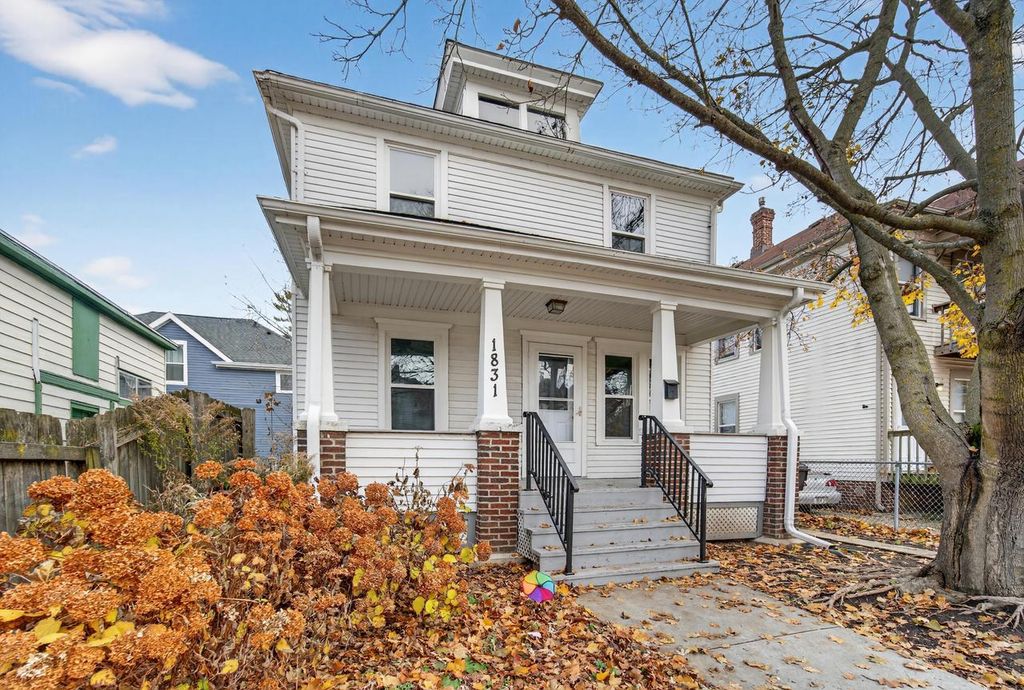 Photo of 1831 Superior STREET, Racine, WI 53402 (MLS # 1943642)