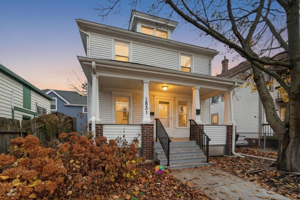 Photo of 1831 Superior STREET, Racine, WI 53402 (MLS # 1943642)