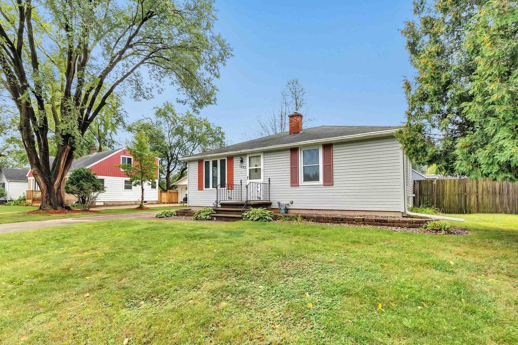 Photo of 1853 Glenview AVENUE, Green Bay, WI 54303 (MLS # 50332781)