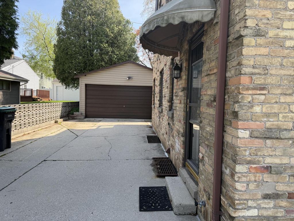 Photo of 609 Waldo BOULEVARD, Manitowoc, WI 54220 (MLS # 1963355)