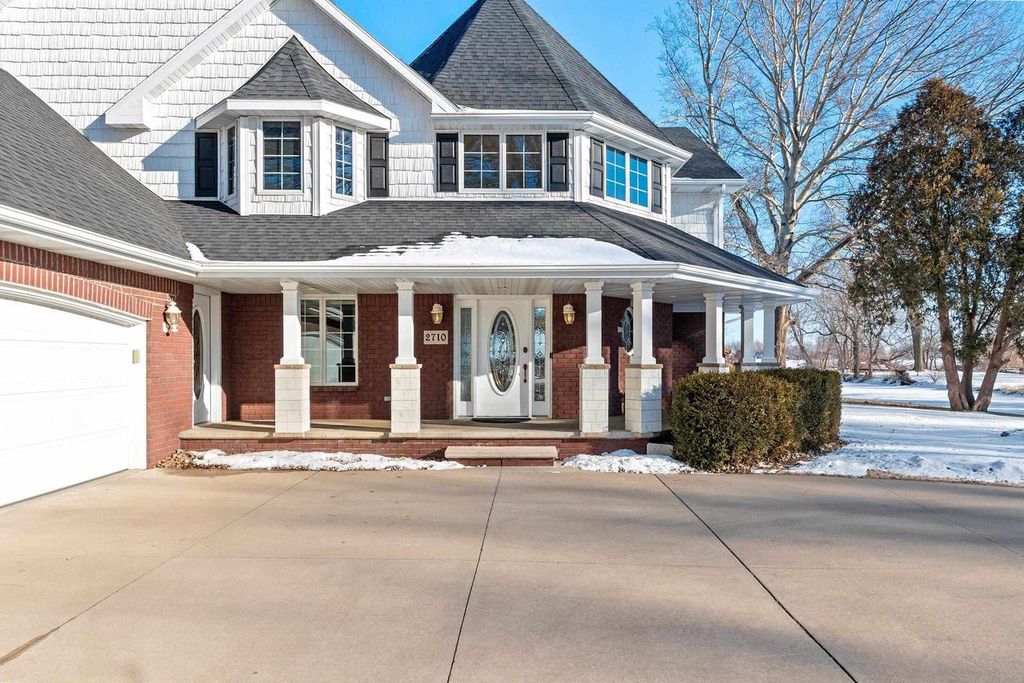 Photo of 2710 Shorewood DRIVE, Oshkosh, WI 54901 (MLS # 50320822)